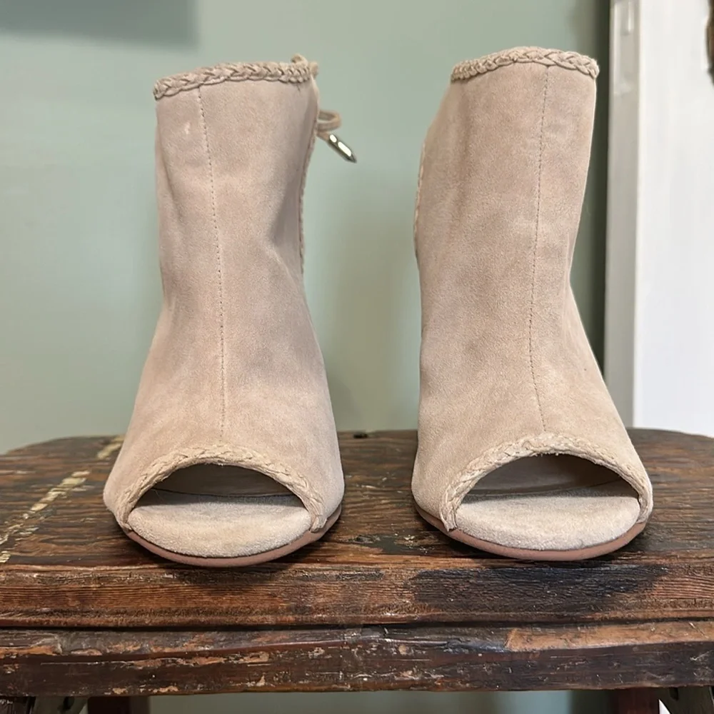 Kristin Cavallari Chinese Laundry Larox Mushroom Grey Suede Leather Wedges